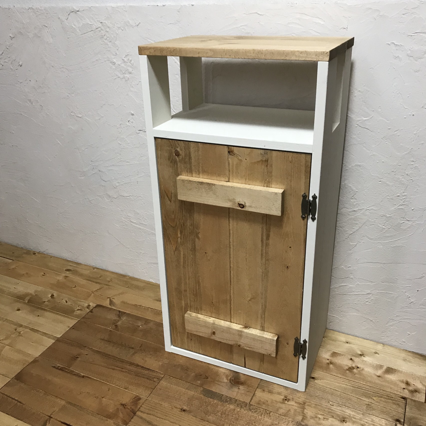 ｈ82ｗ40.2ｄ26.7　Ａ4サイズ収納可　キャビネット/ルーター/モデム/収納/リビング