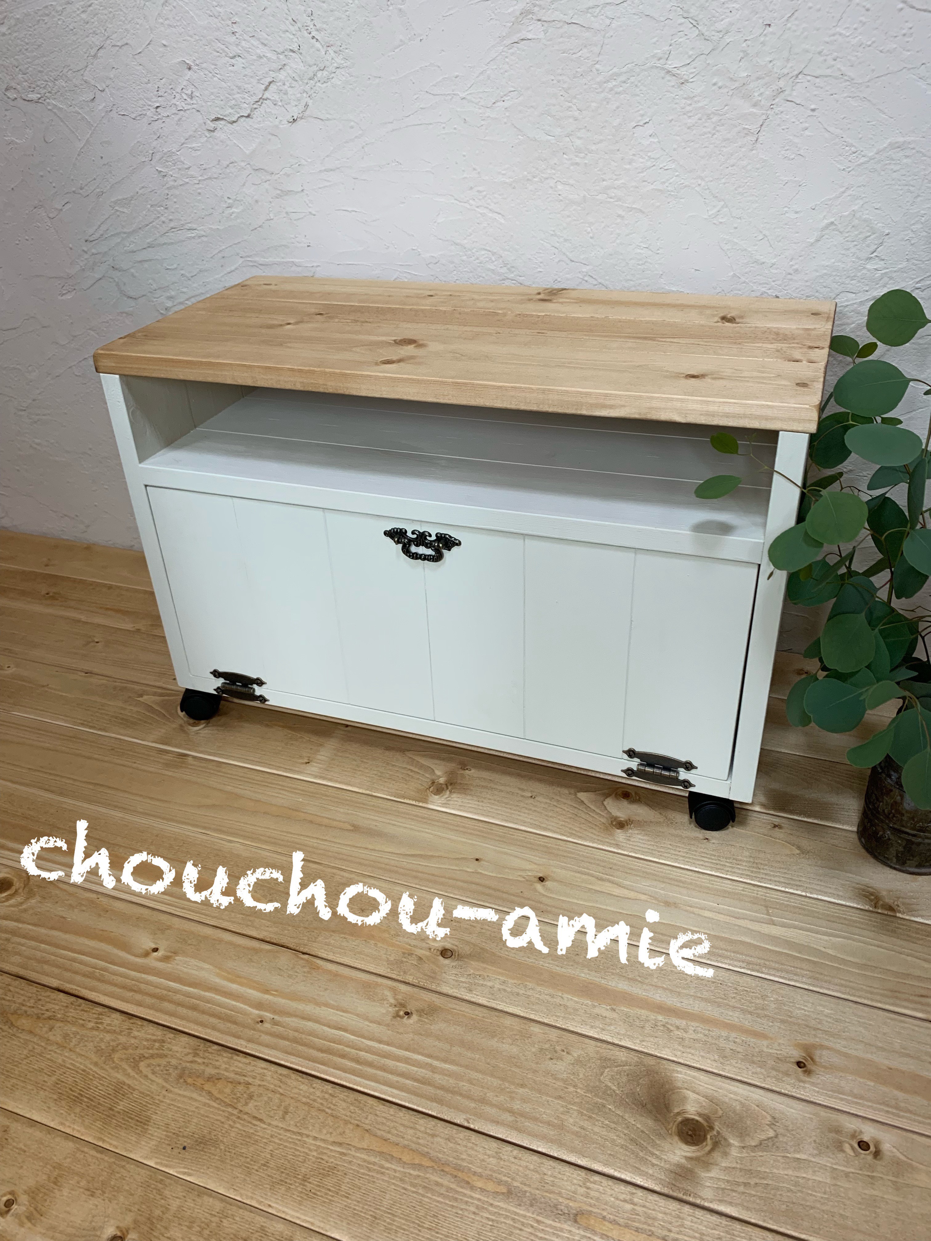 小さなテレビを置くのにちょうどいいcabinet TV rack ⁑W58 キャビネット＊テレビ台