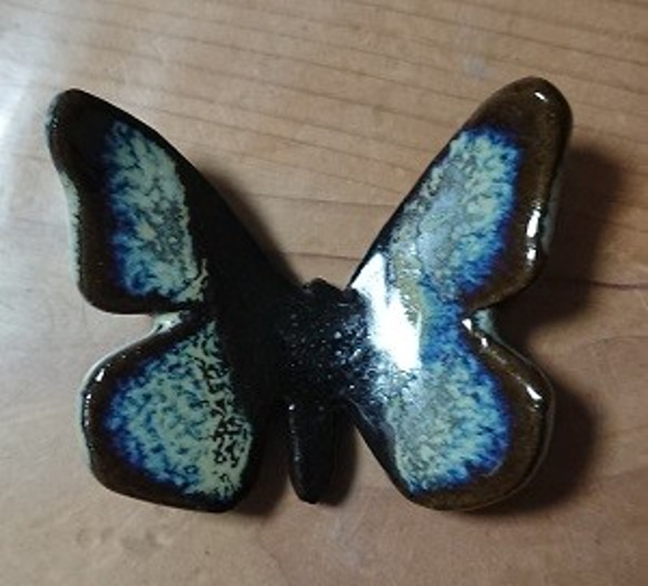 陶器 蝶々 箸置き　HASHIOKI 2枚目の画像