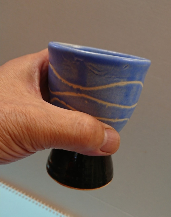 陶器　ゆらゆらシリーズ（マグカップ垂直） 4枚目の画像