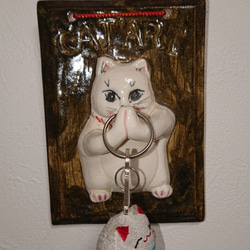 陶器の猫キーホルダー（ありがとう）掛け　Bタイプ 1枚目の画像