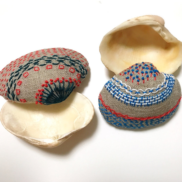 spiffy 一点物 shell brooch シェルブローチ  handmade 貝殻 刺繍 リネン natural 5枚目の画像