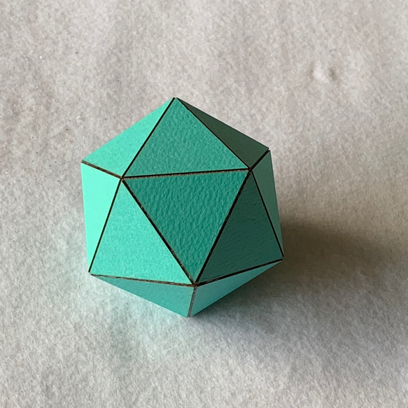 立体的な紙オブジェ ホワイト 約30cm x 20cm - 立体・オブジェ