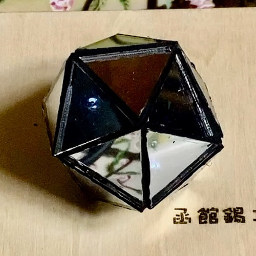 万華鏡 多面体ミラー万華鏡 正二十面体 内蔵LEDが非接触で光ります 立体
