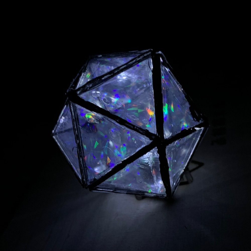 多面体ミラー万華鏡　正二十面体　内蔵LEDが非接触で光ります