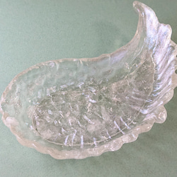 No.67  透明な天使の羽 トレイ 天然石(水晶) 使用  トレー 小物入れ 4枚目の画像