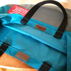 受注製作☆防水布のバッグ　ターコイズ×グレー☆プールバッグに・雨の日のおけいこに 3枚目の画像