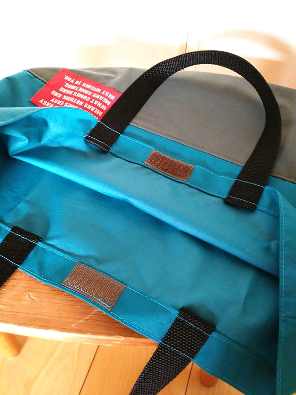 受注製作☆防水布のバッグ　ターコイズ×グレー☆プールバッグに・雨の日のおけいこに 3枚目の画像