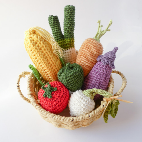 ガーデンクォーツ お人形ストラップ⭐️お値下げしました！ お野菜おままごとラトル おもちゃ・人形 pear pie 通販 12840182