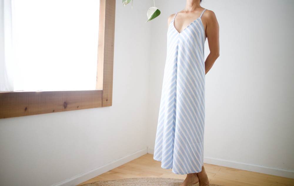 ＊Creema限定＊【セール】ロング丈サマードレス　＜バイアスストライプドレス＞　アクアブルー　（ブラトップ）