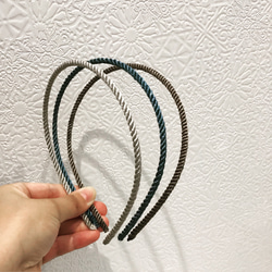 ロープ編みのシンプルなカチューシャ 1枚目の画像