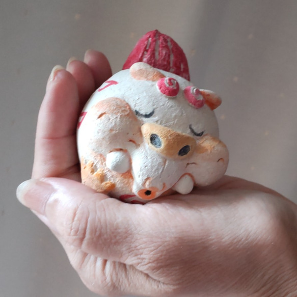 思わずウトウト…… 丸っこ にーぶい シーサー 赤 その他置物 Yafara