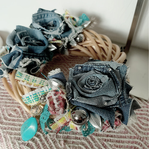 カリフォルニアスタイルインテリア☆デニムリメイク×ターコイズ☆薔薇 