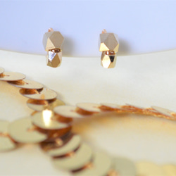 痛くないイヤリング/   2粒のゴールドが輝く小さなイヤリング　イヤークリップ　シンプル　小ぶり　かっこいい　普段使い 3枚目の画像
