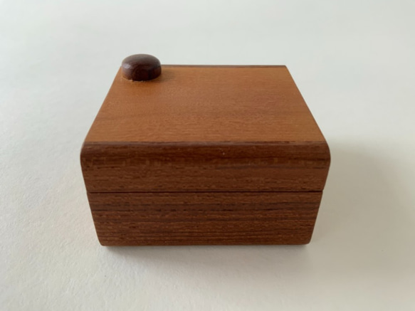 カツラとチークの木坊主箱(こぼうずばこ) 2枚目の画像