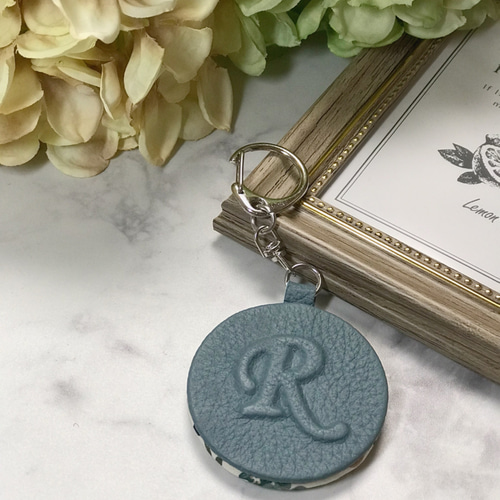 ♡レザー×リバティ イニシャルミニチャーム♡キーホルダー イニシャルR  