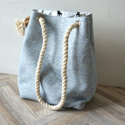 爽やかなリネンツイードの2way巾着バッグ 1枚目の画像