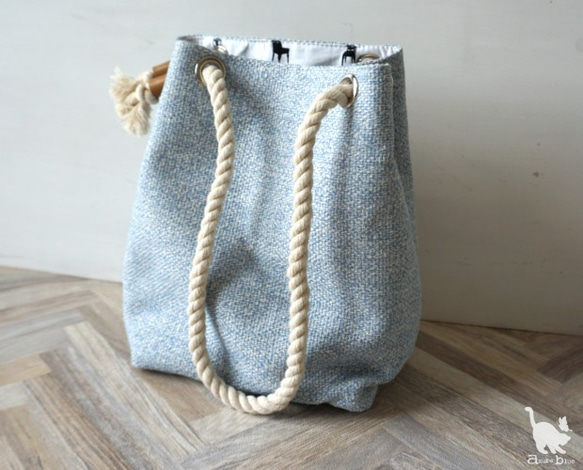 爽やかなリネンツイードの2way巾着バッグ 1枚目の画像