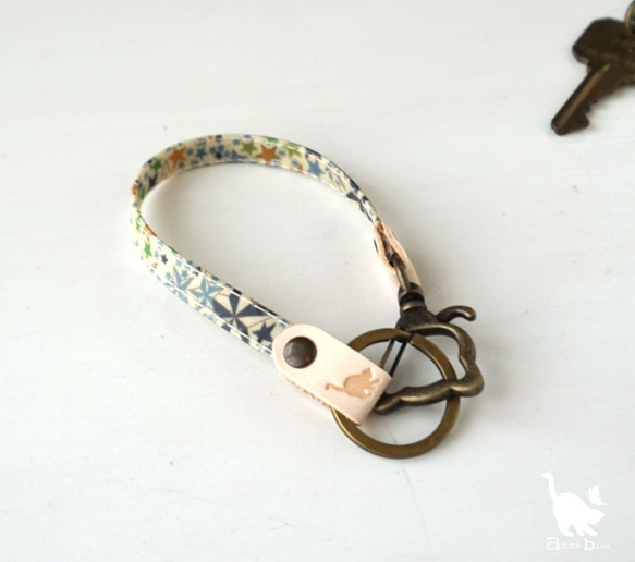 バッグキーホルダー リバティ Adelajda（アデラジャ）ネイビー 1枚目の画像