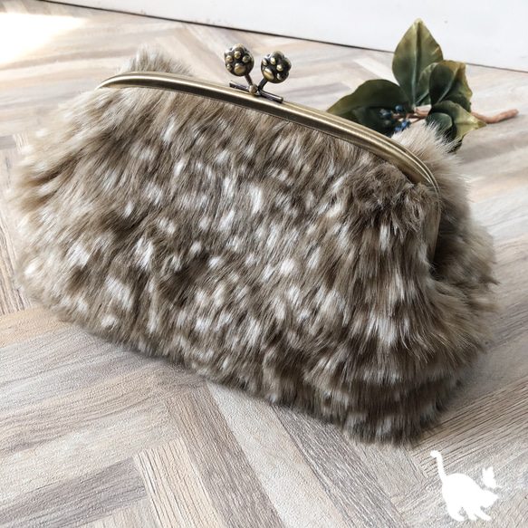 冬の新作＊バンビ柄ファーのがま口バッグ 2way【受注製作】 1枚目の画像