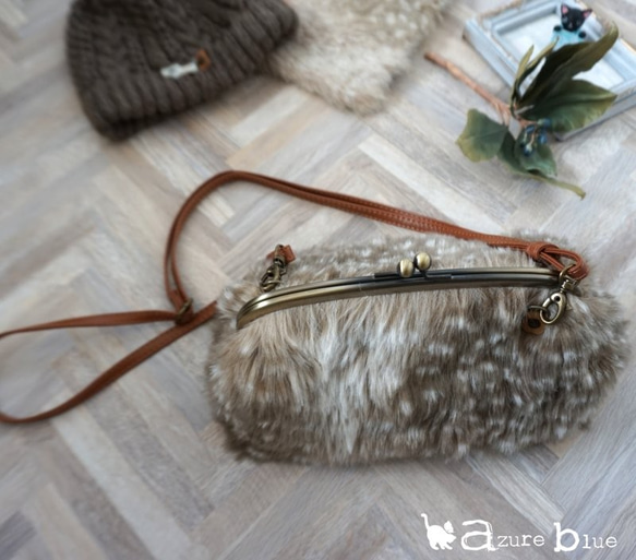 冬の新作＊バンビ柄ファーのがま口バッグ 2way【受注製作】 2枚目の画像