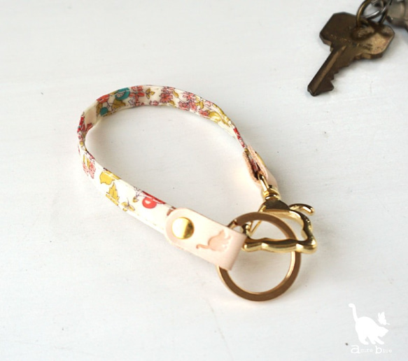 バッグキーホルダー リバティ Nancy animal ビビット 1枚目の画像