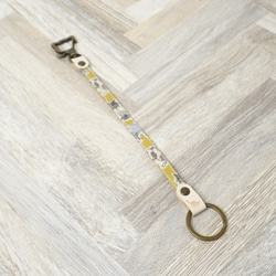 バッグキーホルダー リバティ Willoughby Mews ウィロビー・ミューズ　ダークイエロー 2枚目の画像