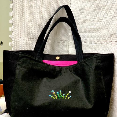 黒のバッグ・ポーチ ピンク刺繍 チーター刺繍ポーチL 20×15cm （ピンク）M26-2172PK | すべての