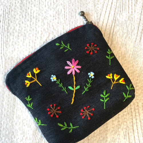 クリスマス】【ポーチ】刺繍 イニシャル オーダーメイド 雪柄 クリスマス】【ポーチ】刺繍 イニシャル オーダーメイド 雪柄