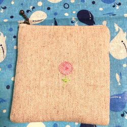 手刺繍のちょこっとポーチ 2枚目の画像