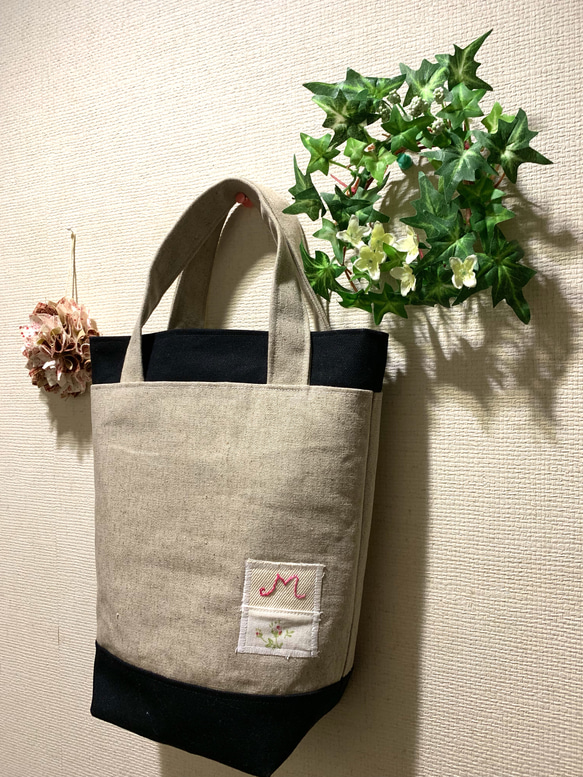 野の花刺繍のバケツトートバック 2枚目の画像