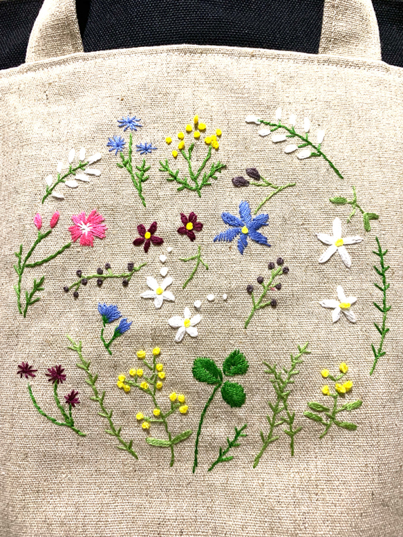 野の花刺繍のバケツトートバック 3枚目の画像
