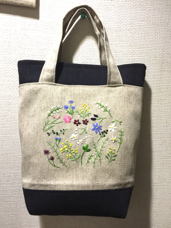 野の花刺繍のバケツトートバック 6枚目の画像