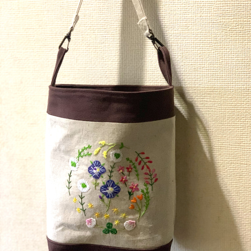 michimichi ひまわり　インド刺繍　ホワイト　ショルダーバッグ 野の花刺繍のショルダーバック ショルダーバッグ 桃屋ぴちこ