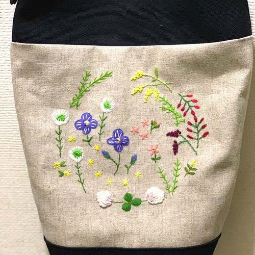 野の花刺繍のショルダーバック ショルダーバッグ 桃屋ぴちこ 通販 ...