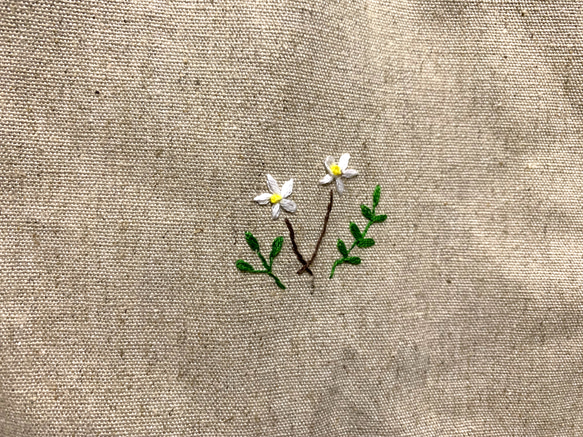 野の花刺繍のショルダーバック 4枚目の画像