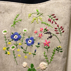 野の花刺繍のショルダーバック 6枚目の画像