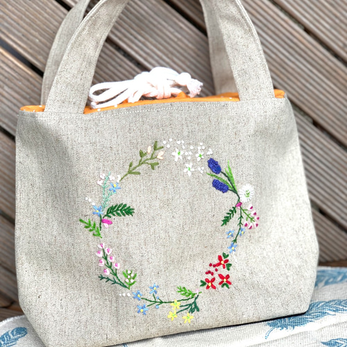 野の花刺繍の花飾り巾着トート トートバッグ 桃屋ぴちこ 通販 5507423