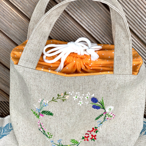 手作り 花飾り付きトートバッグ 手作り 花飾り付きトートバッグ