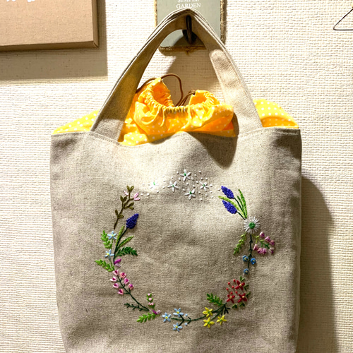 野の花刺繍の花飾り巾着トート トートバッグ 桃屋ぴちこ 通販 5507423