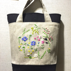 野の花刺繍のトートバック（オオイヌノフグリ） 5枚目の画像