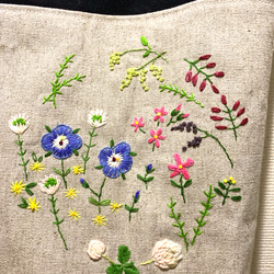 野の花刺繍のトートバック（オオイヌノフグリ） 6枚目の画像