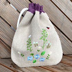 野の花刺繍の巾着袋（オオイヌノフグリとペンペン草） 11枚目の画像