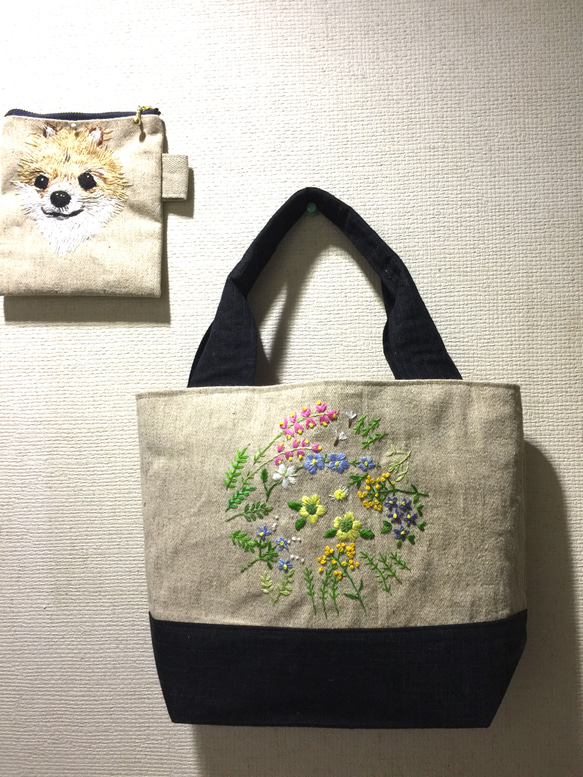 野の花刺繍のトートバック、「きつねのぼたんと綿毛」 6枚目の画像