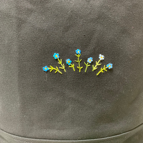 うさぎガーデン刺繍・ショルダーバッグ《グレー色革・こげ茶色地