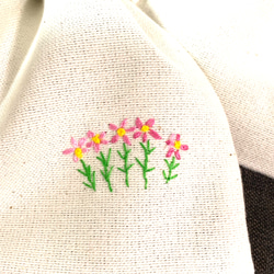 ピンクと水色の野の花巾着（単品販売） 2枚目の画像