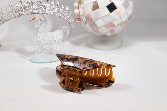 べっこうスワロフスキーダークベージュヘアクリップ大サイズ重めの髪も多い髪もしっかり留まります　大人女子フランス製樹脂 3枚目の画像