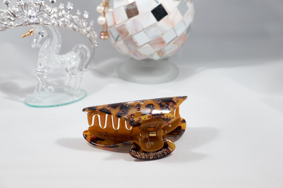 べっこうスワロフスキーダークベージュヘアクリップ大サイズ重めの髪も多い髪もしっかり留まります　大人女子フランス製樹脂 5枚目の画像