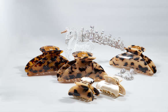 べっこうスワロフスキーダークベージュヘアクリップ大サイズ重めの髪も多い髪もしっかり留まります　大人女子フランス製樹脂 8枚目の画像