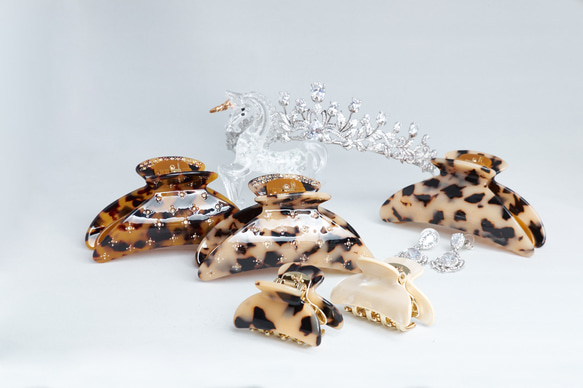 べっこうスワロフスキーダークベージュヘアクリップ大サイズ重めの髪も多い髪もしっかり留まります　大人女子フランス製樹脂 9枚目の画像